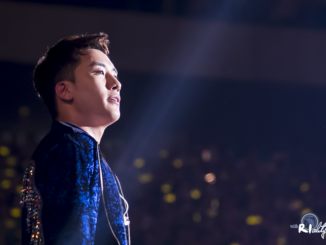 The photo of Seungri at his band's concert